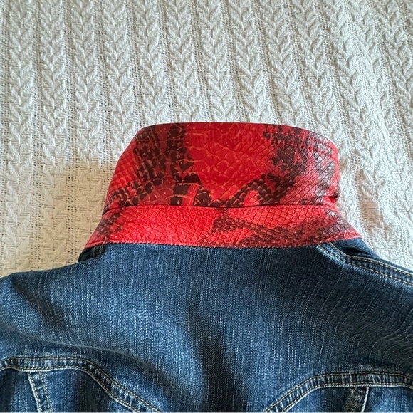 Authentic D&G Dolce and Gabbana Denim Jacket with Floral Lining Size 42 - Picture 10 of 12